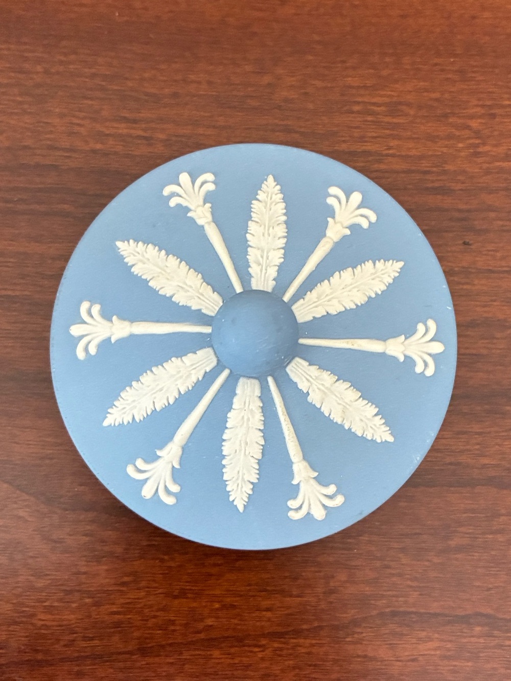 Vintage Wedgwood Blue Jasperware Covered Sugar Bowl with Matching Saucer - Picture 11 of 15